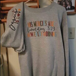 Ladies Size XL Love In Faith Sweatshirt